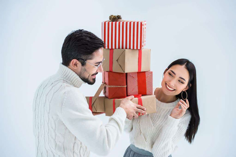 چرا برخی زوج‌ها هدیه‌دادن را به‌جای حسادت انتخاب می‌کنند؟